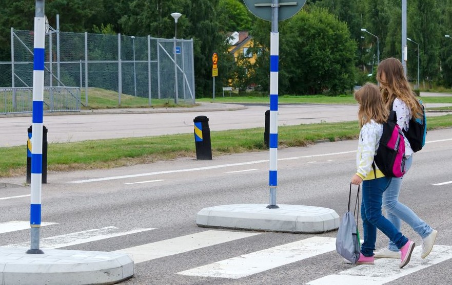 Deneholme: More and More Parents are Tracking Their Children With a GPS Watch